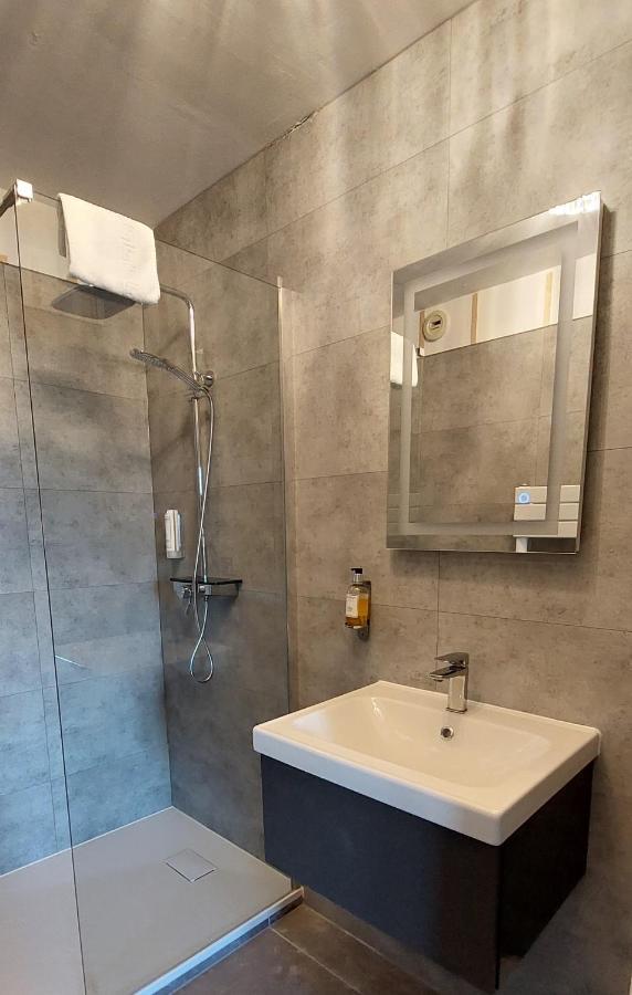 Hotel Logis Le Prieure Locronan Zewnętrze zdjęcie
