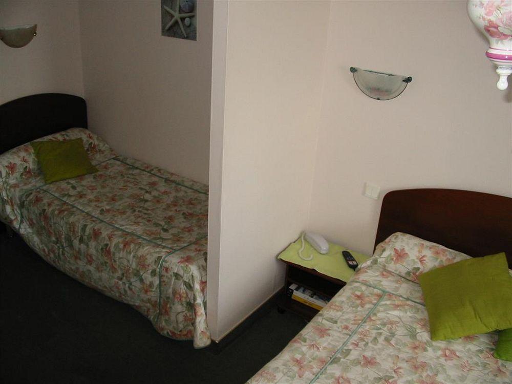 Hotel Logis Le Prieure Locronan Zewnętrze zdjęcie